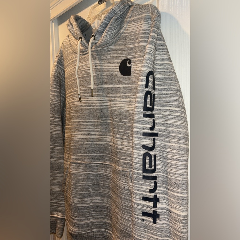 Woman’s Carhartt Hooded Sweatshirt XL